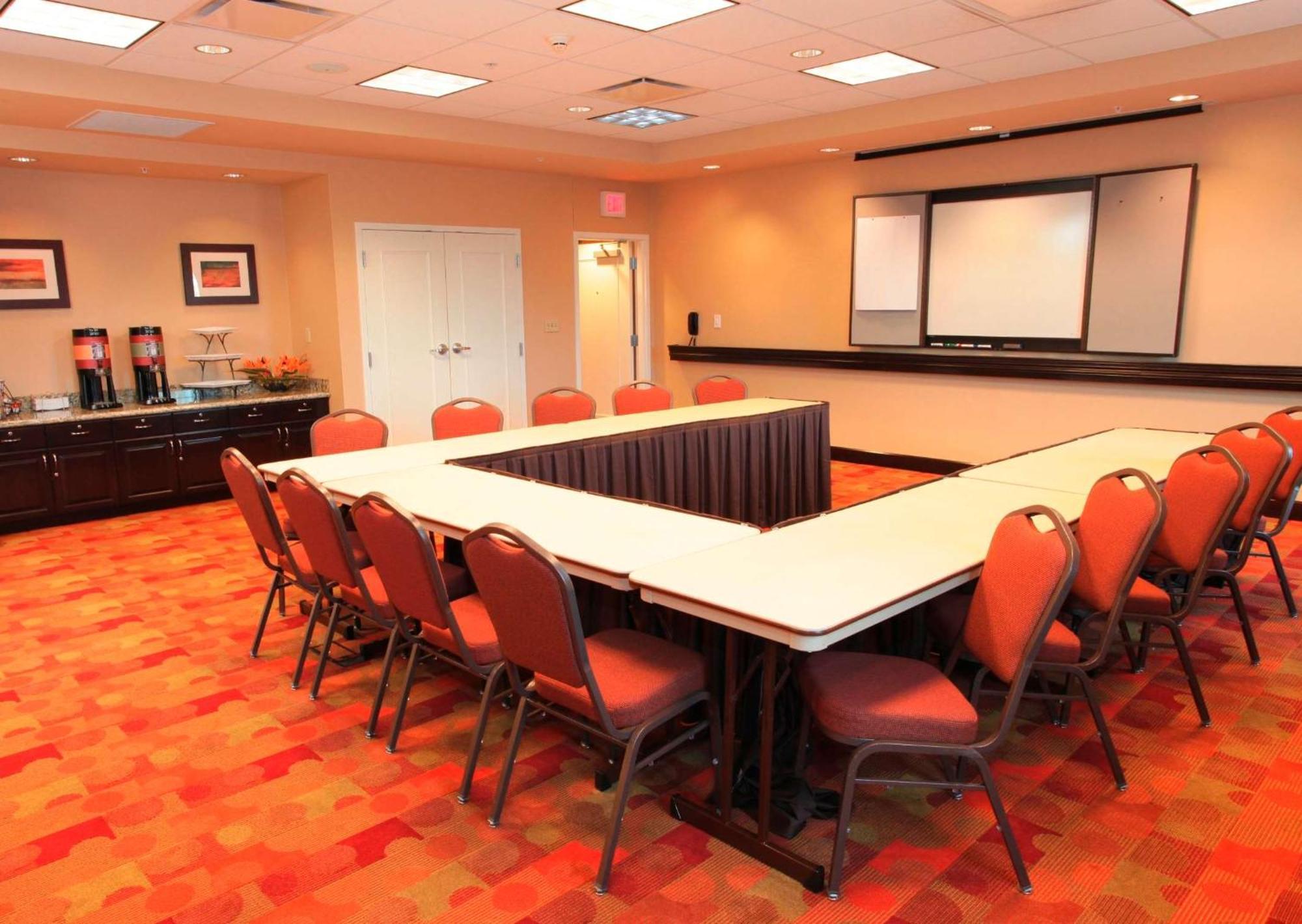 Hampton & Phoenix Fashion Center Hotel 3*