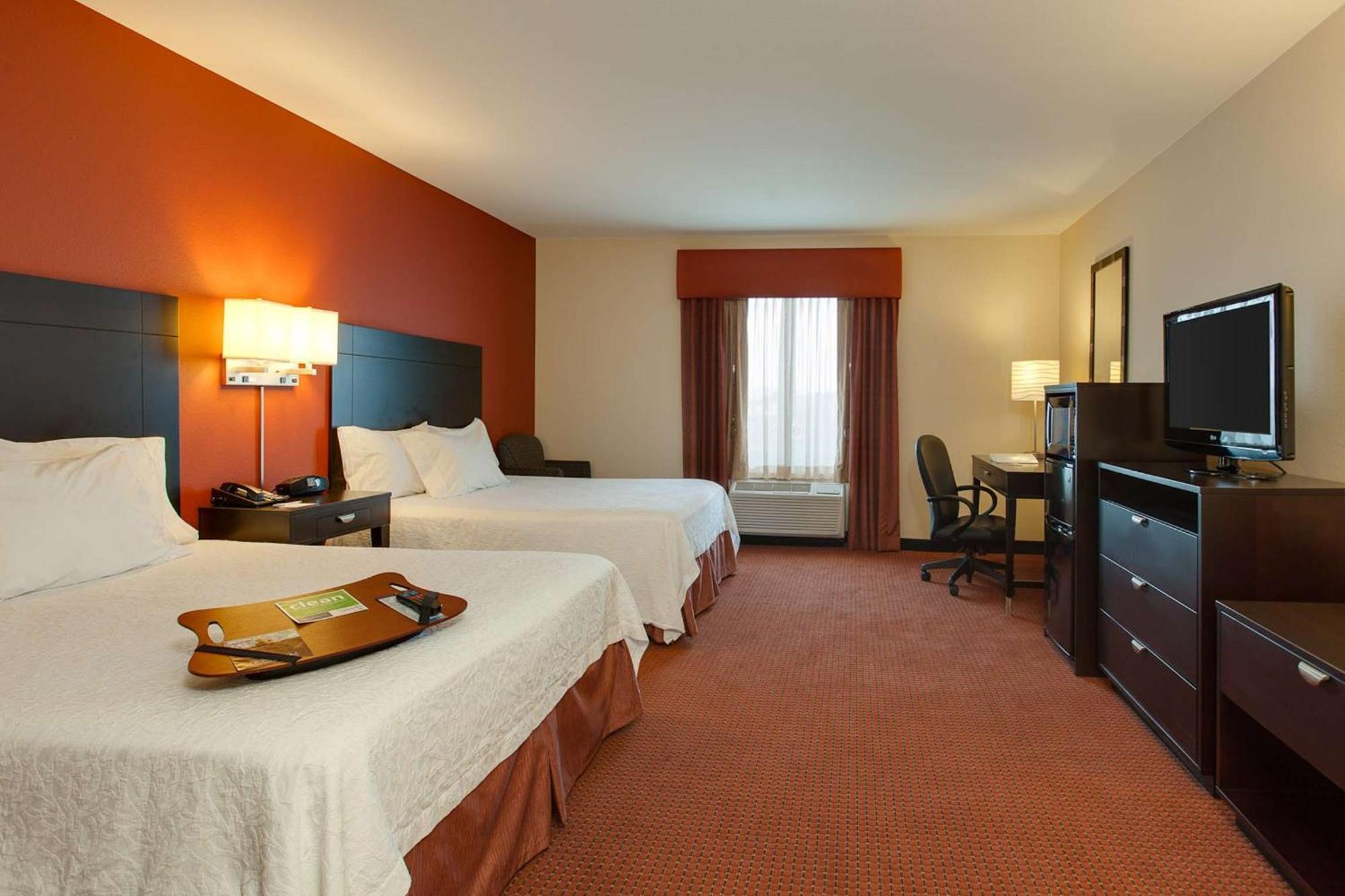 Hampton Inn&suites Phoenix Fashion Center 3*