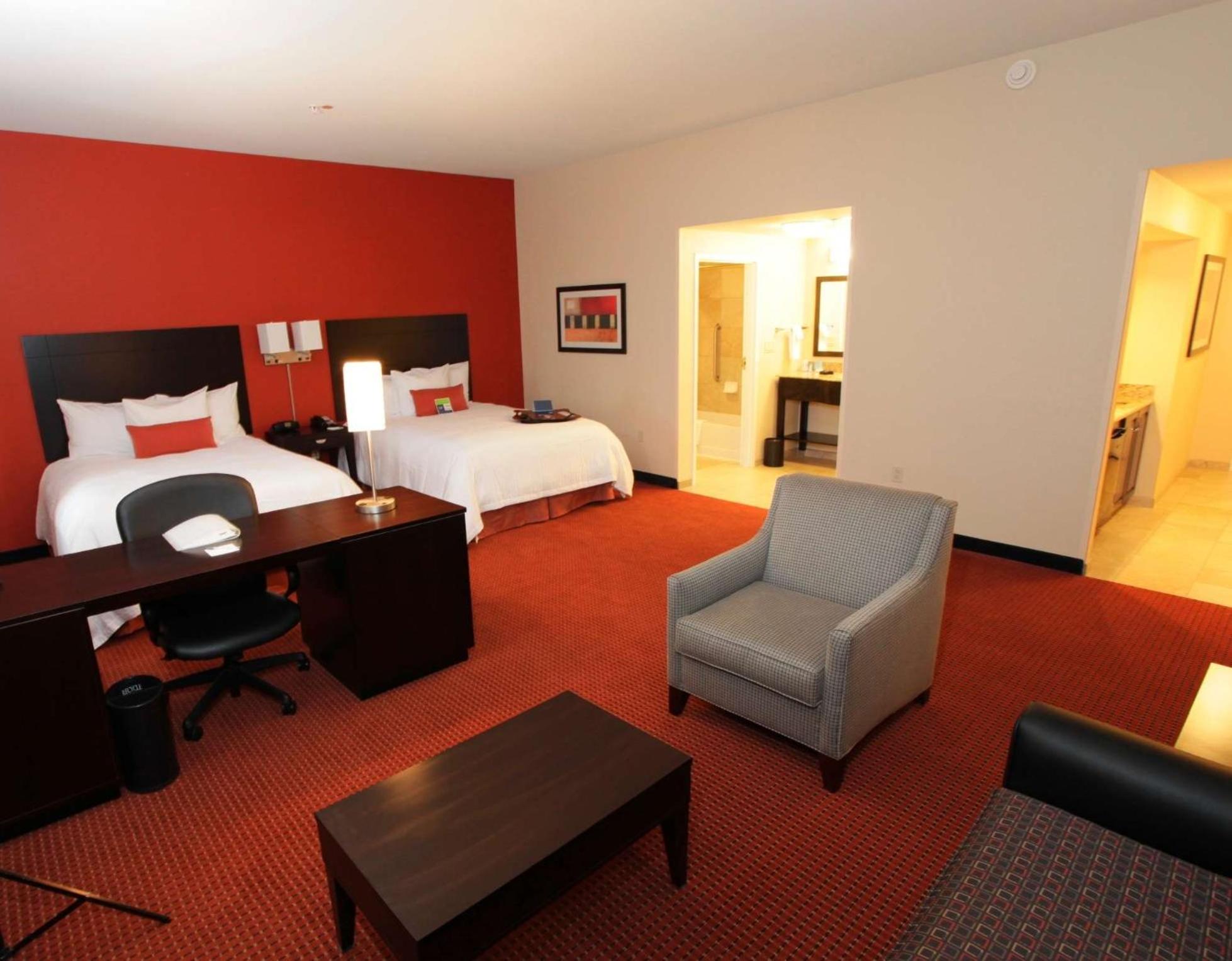 Hampton Inn&suites Phoenix Fashion Center 3*